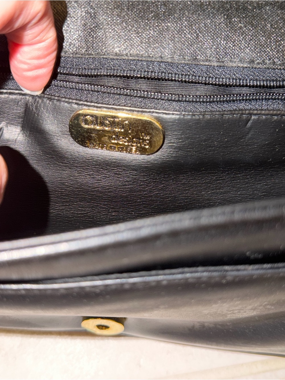 Vintage Quilted Black Chain Crossbody Bag - Picture 8 of 13